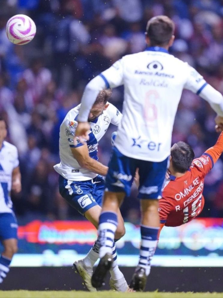 ¡Ronaldo! El golazo del jugador de Chivas ante Puebla