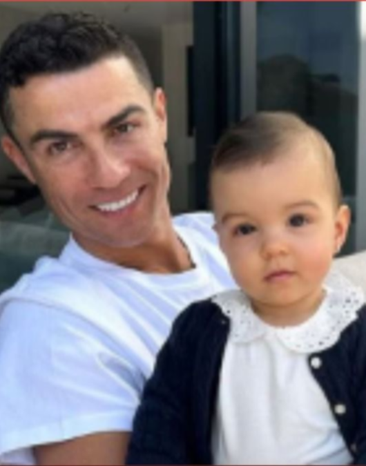 Cristiano Ronaldo y Bella Esmeralda conquistan en Instagram en una publicación de Georgina Rodriguez