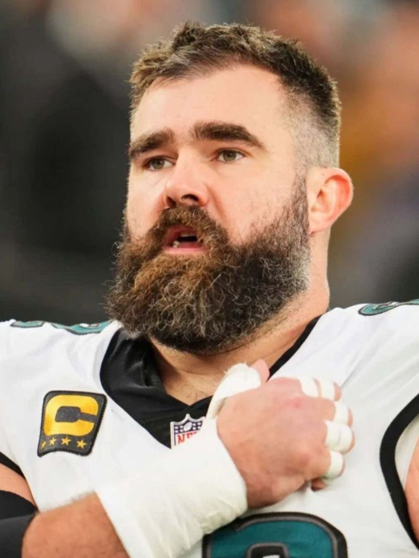 ¡Jason Kelce vuelve a la NFL! Detalles del acuerdo