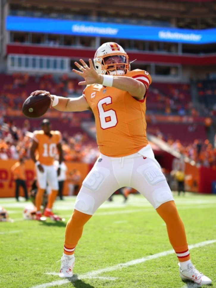 Tampa Bay Buccaneers homenajeó su historia con un uniforme vintage