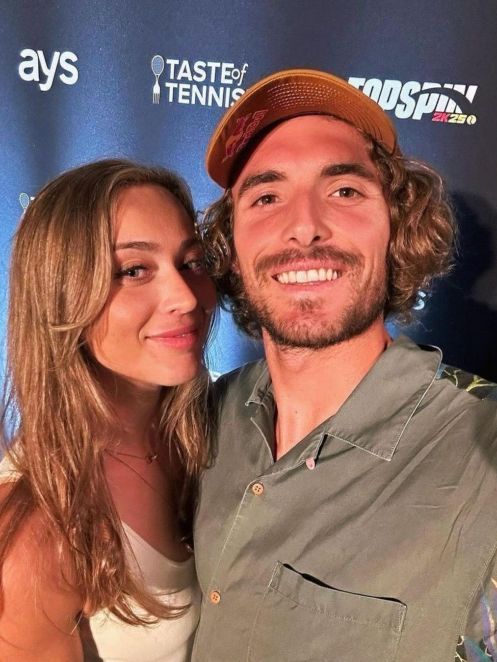 Reconciliación en Roland Garros: Paula Badosa y Stéfanos Tsitsipás vuelven a unirse