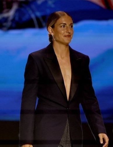 De Natalie Portman a Aitana Bonmatí: los mejores looks de la gala del Balón de Oro