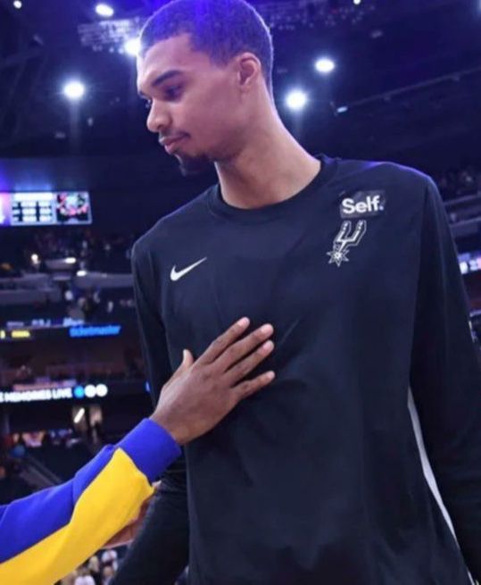 Chris Paul, presentado en los Spurs: ¿cuántos centímetros le lleva Wemby?