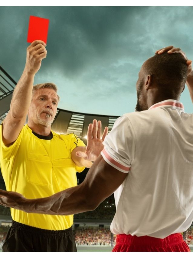 Estos son los 5 peores árbitros de toda la historia del fútbol, según la inteligencia artificial