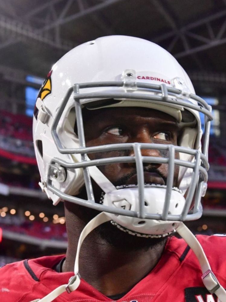 La increíble cifra que gastó Chandler Jones en una joyería en pleno conflicto legal