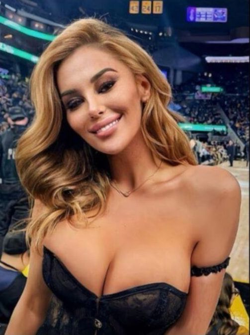 Mira la foto en la que una eufórica trabajadora sexual celebra a Stephen Curry y se vuelve viral