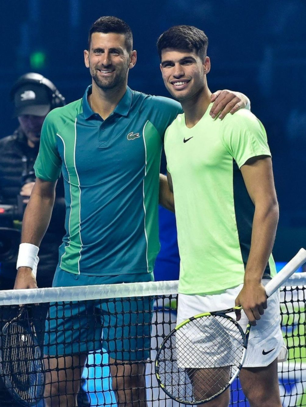 Carlos Alcaraz y Novak Djokovic: Rivales en la cancha, ¿amigos fuera de ella?