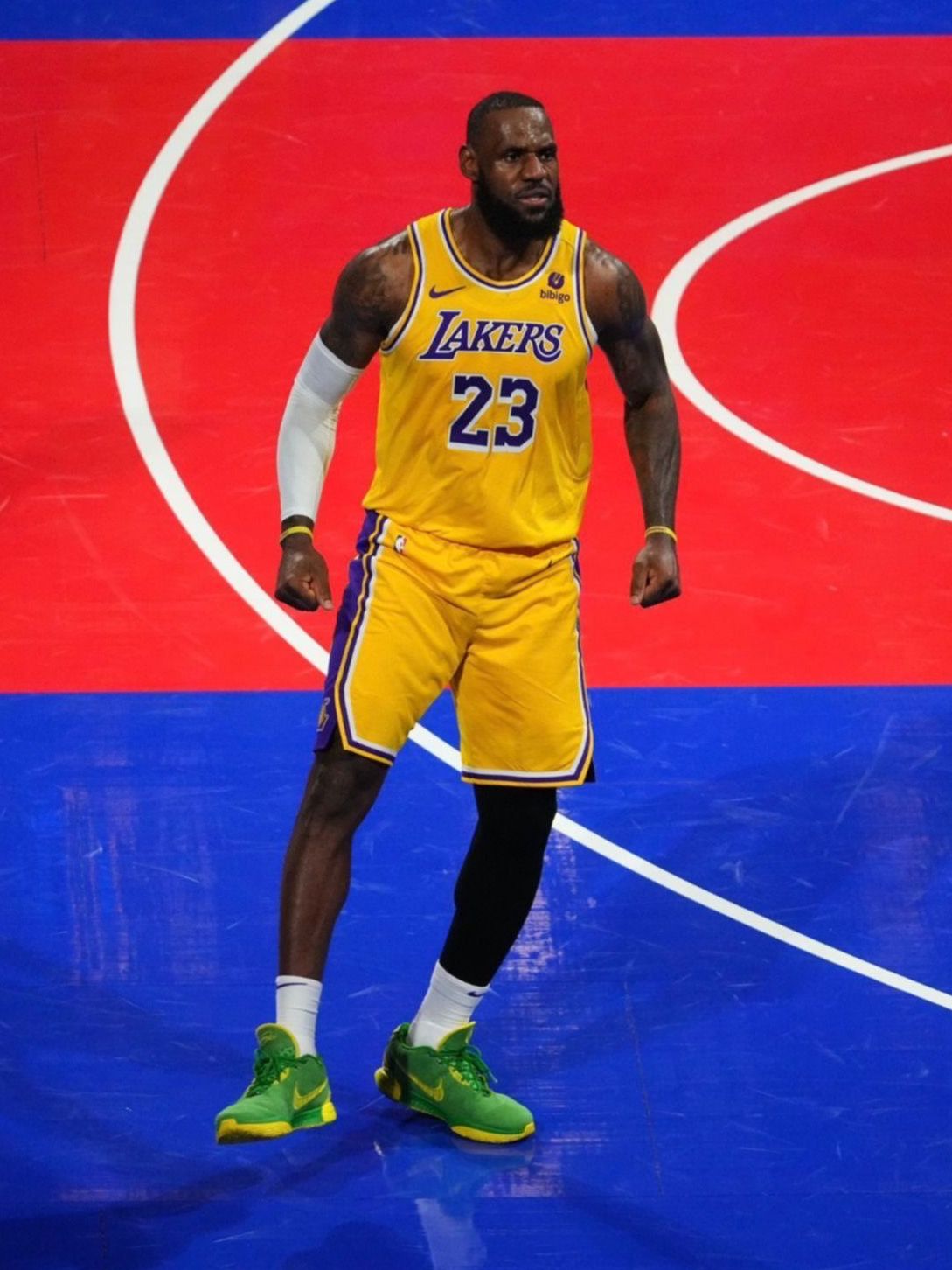 Así fue el festejo de LeBron James en el vestuario de los Lakers