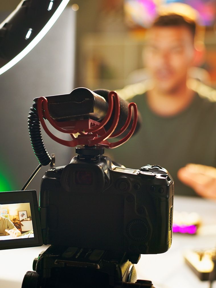 De la cancha a las redes sociales: 5 futbolistas que se volvieron youtubers o streamers