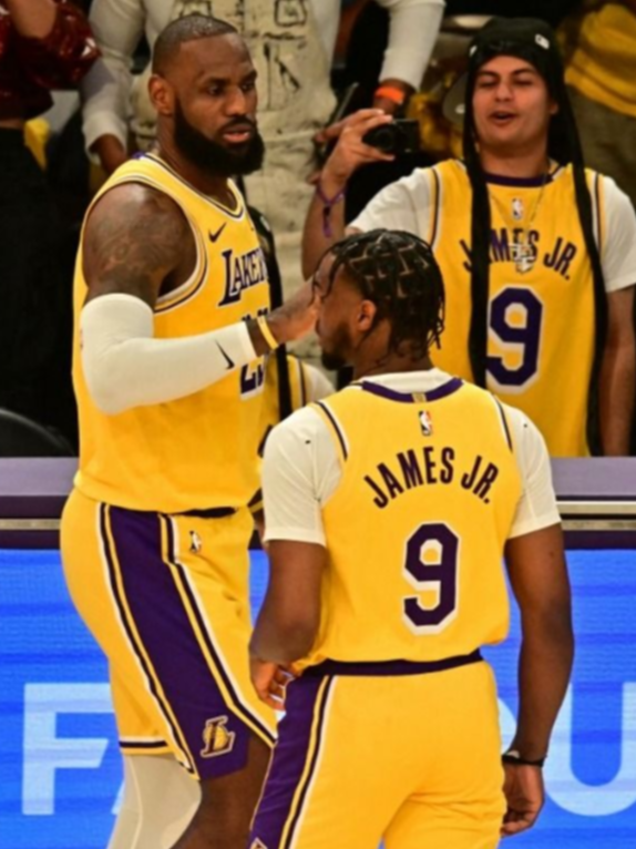 ¡Historia pura! Así fue el momento en que LeBron y Bronny James compartieron cancha