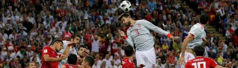 España ganó por la mínima en un partido polémico
