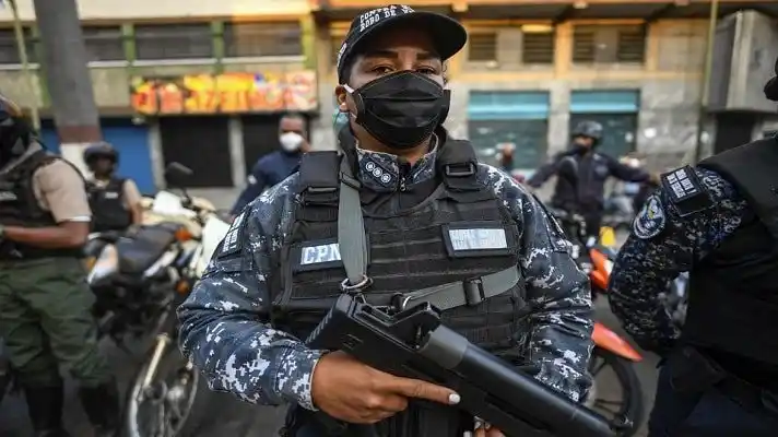 ¡QUIERE LAVARSE LA CARA! Lo que hay detrás de la reforma policial decretada por Nicolás Maduro