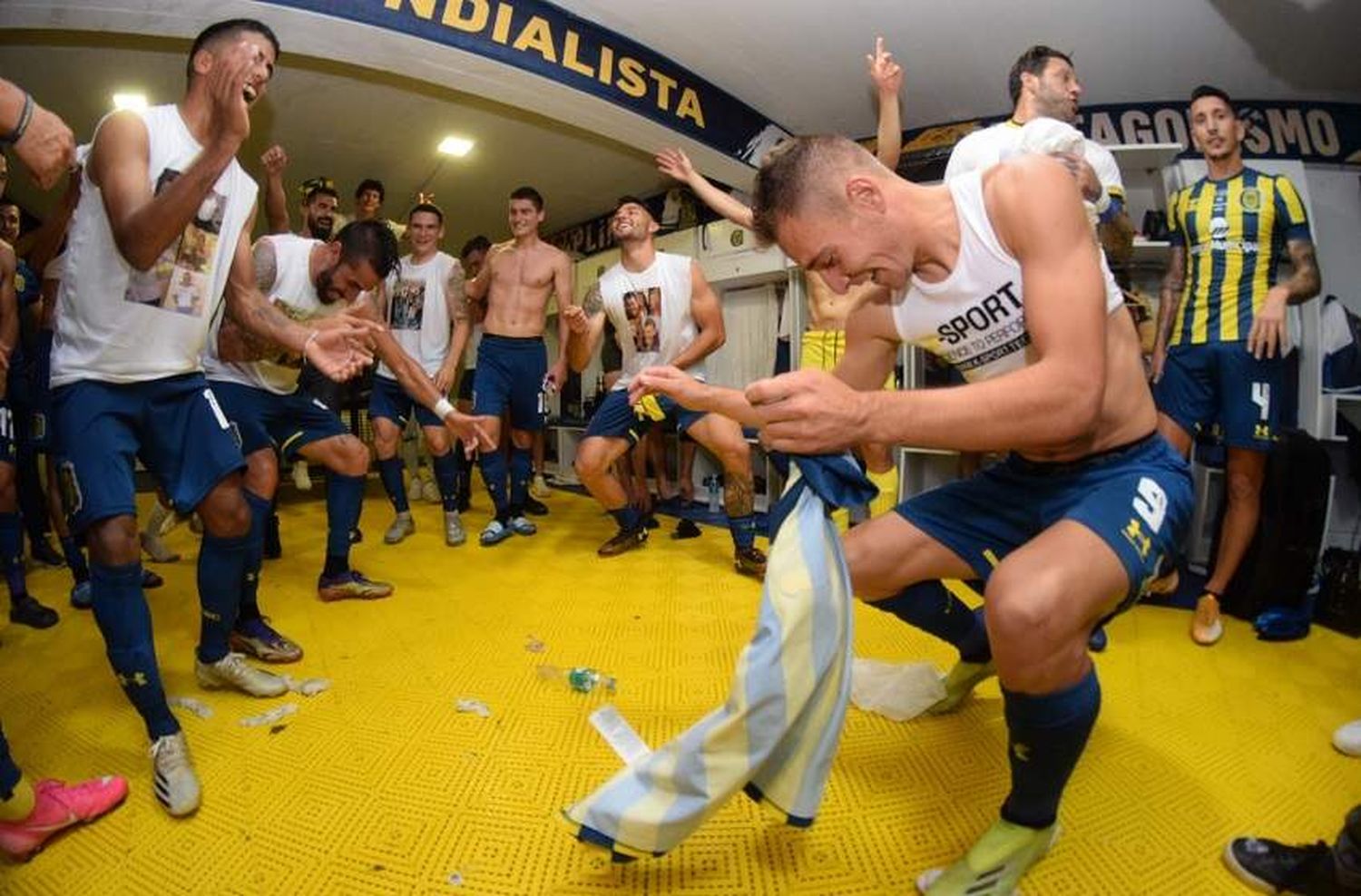 Video: así fueron los festejos del plantel de Central luego del triunfo en el Clásico