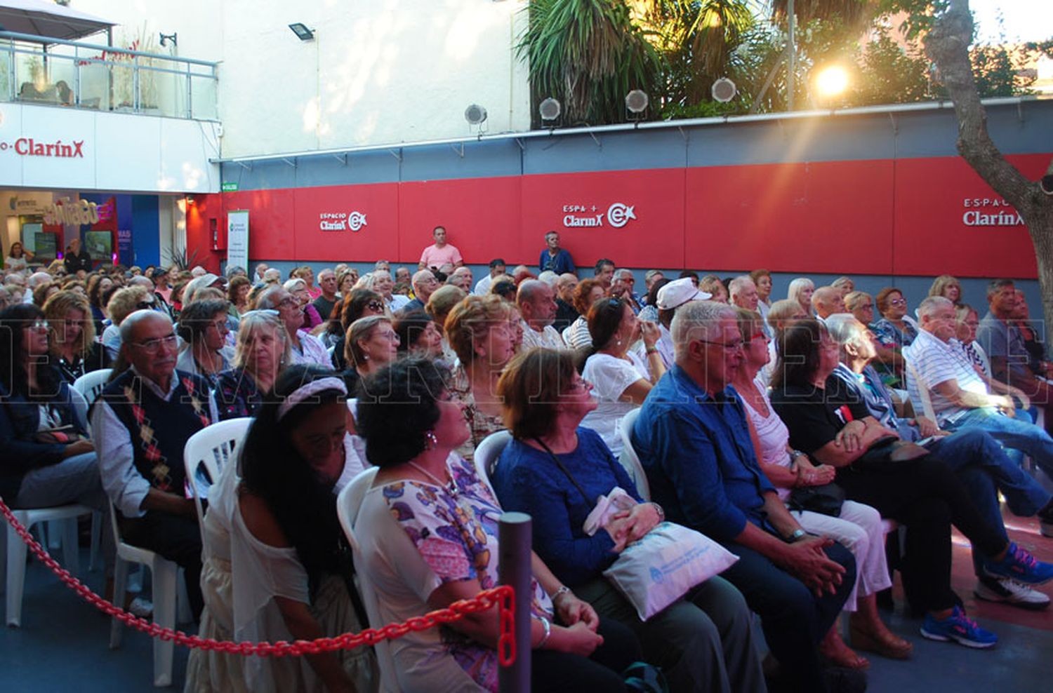 El folklore se apodera del martes en Espacio Clarín