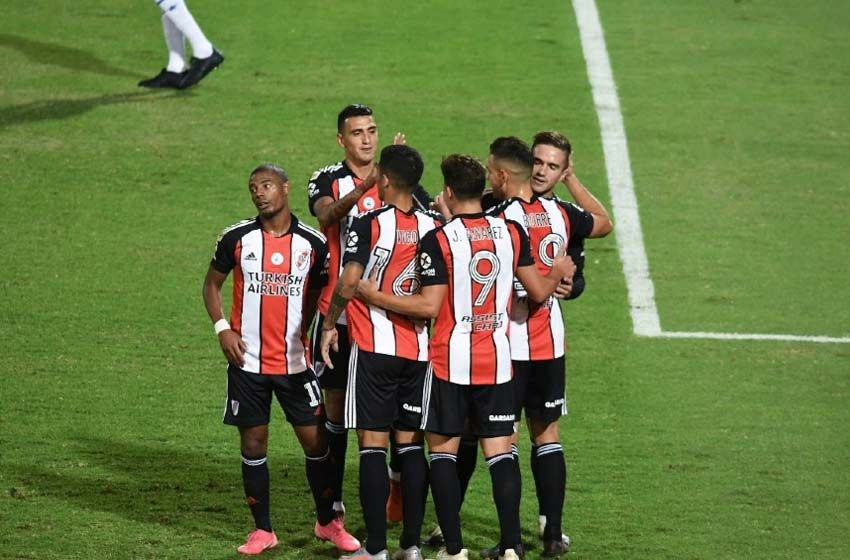 River fue una aplanadora en Mendoza y goleó a Godoy Cruz