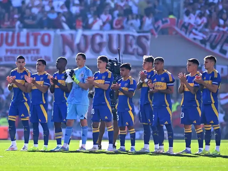 Ayrton Costa, en duda para el Mundial de Clubes en Boca