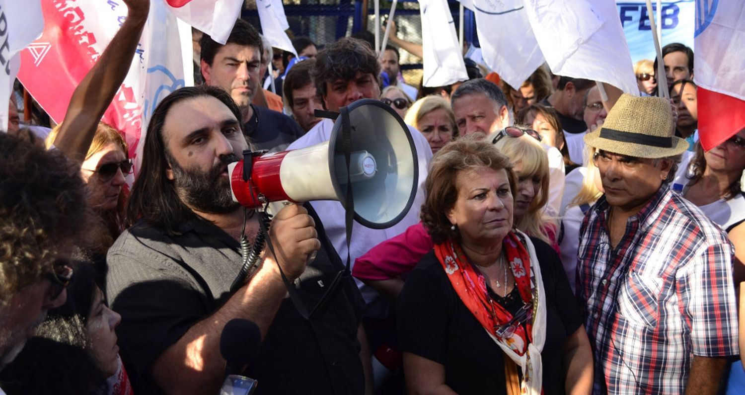 Paro docente: No habrá clases tras rechazo de los gremios a la oferta de Scioli