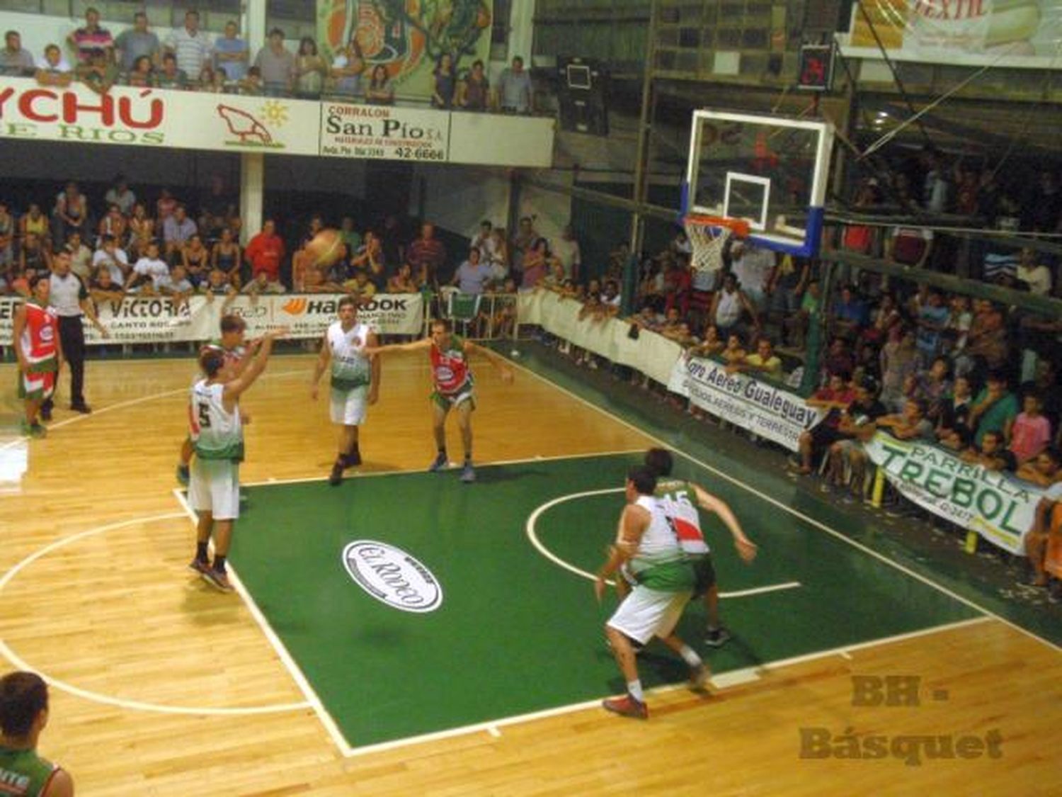 BH, Único puntero de la Zona B y la Liga
