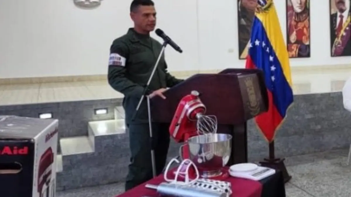 ¡LA MATRACA NO ES OPCIÓN! Efectivos de la GNB se forman también en barbería y panadería