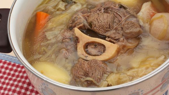 FUENTE DE COLÁGENO Y NUTRIENTES: aprende a hacer caldo de huesos (+Video)