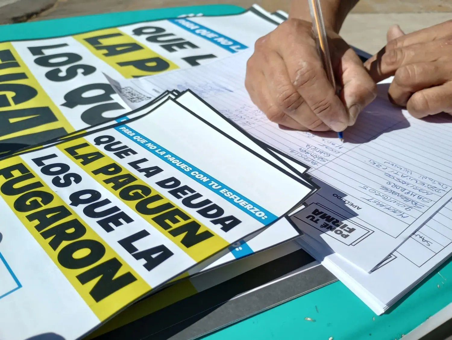 El kirchnerismo juntó firmas para apoyar el proyecto que crea Fondo de cancelación de la deuda del FMI