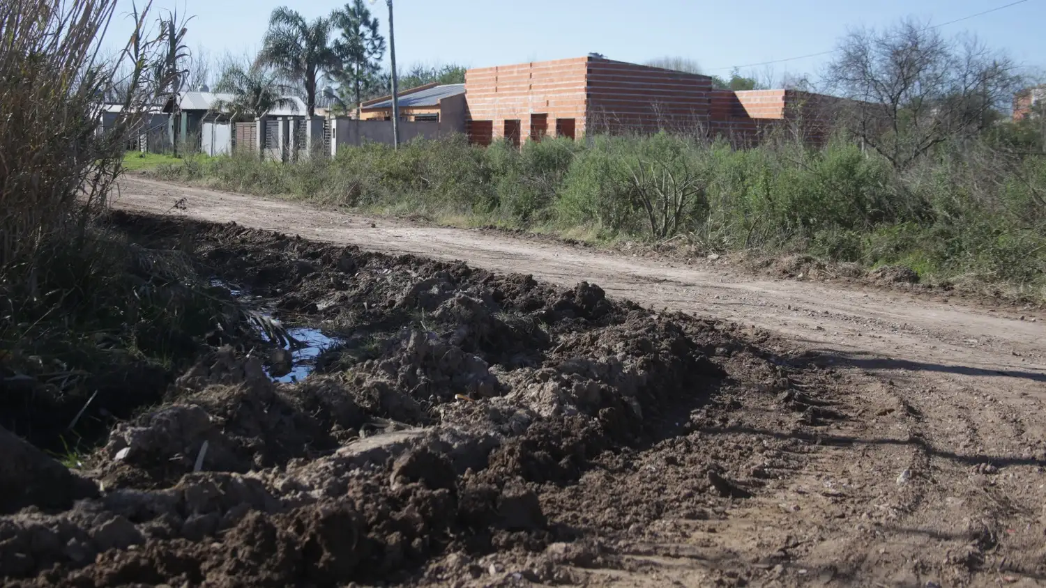 El riesgo de crecer sin planificar: loteos, servicios y salud ambiental