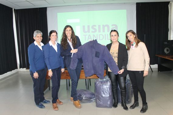 La Usina entregó camperas recicladas a la Secretaría de Desarrollo Humano y Hábitat