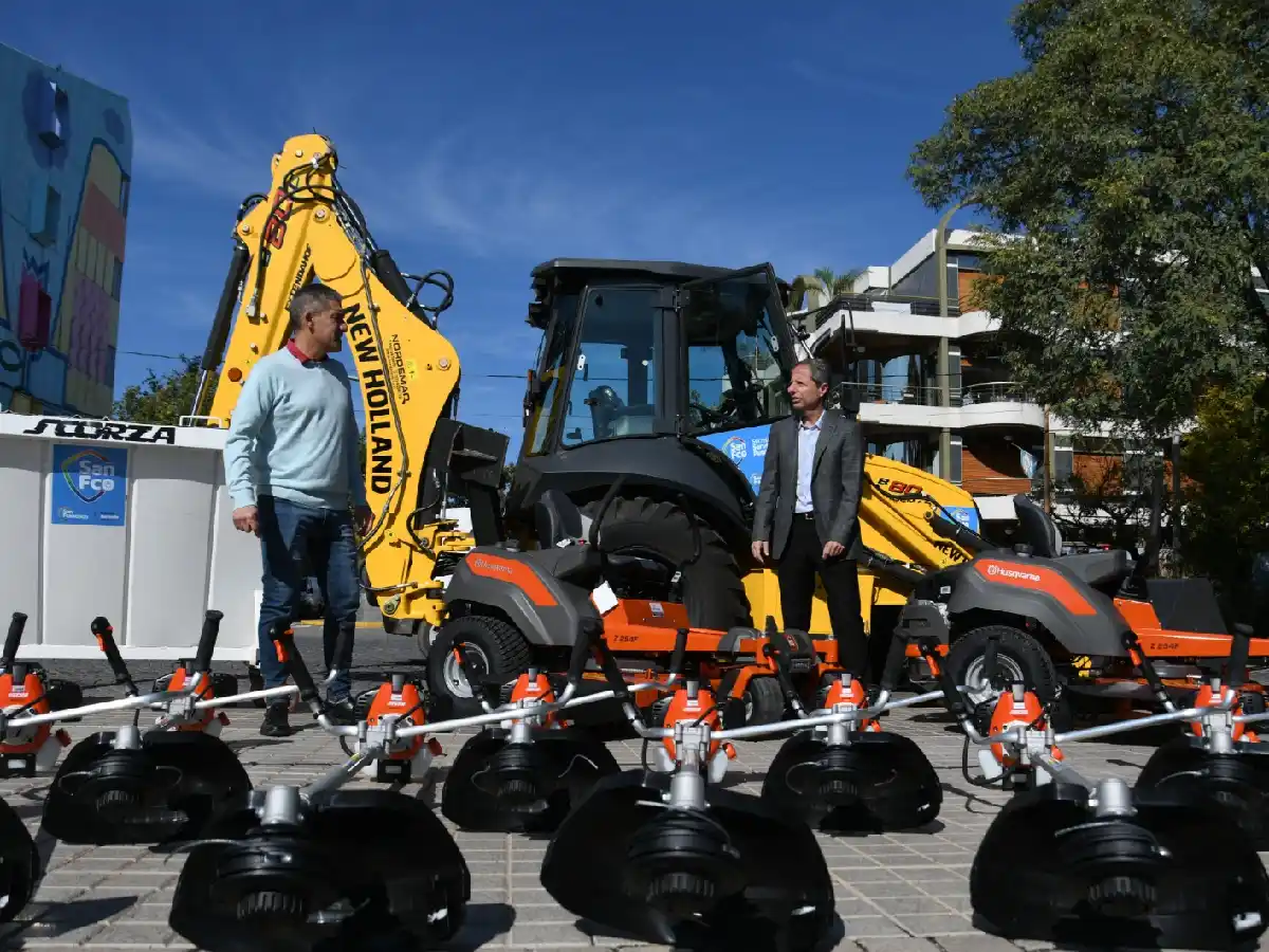 Presentaron nuevas maquinarias para mantener espacios verdes   