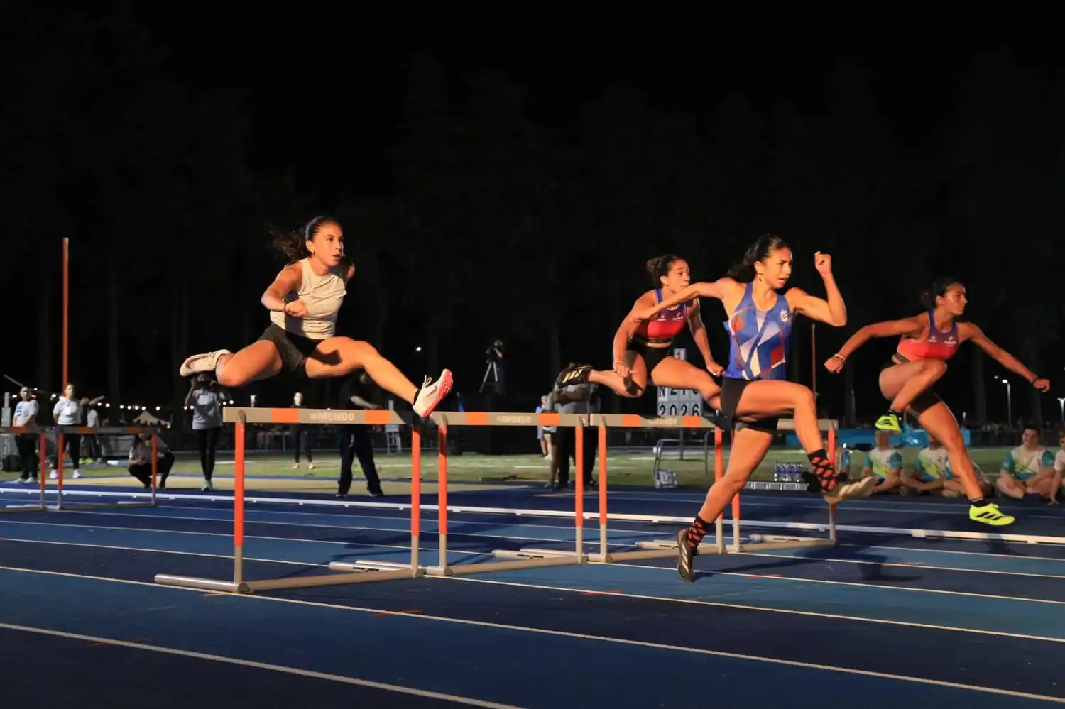 Estreno a toda velocidad y bajo una lluvia persistente. Foto: MVT