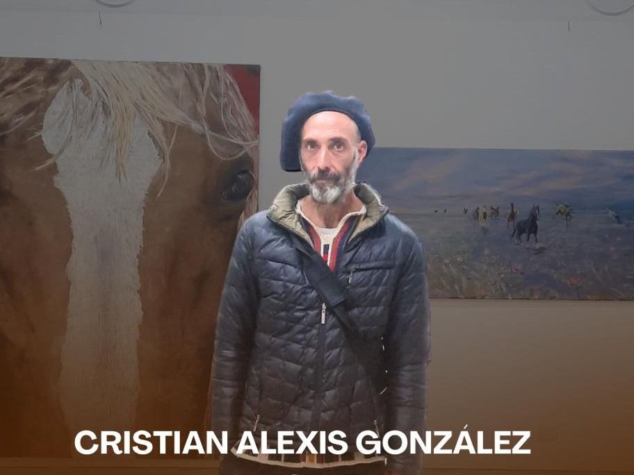 el Artista plástico Cristian González expone sus obras en la Casa la Cultura del SEC