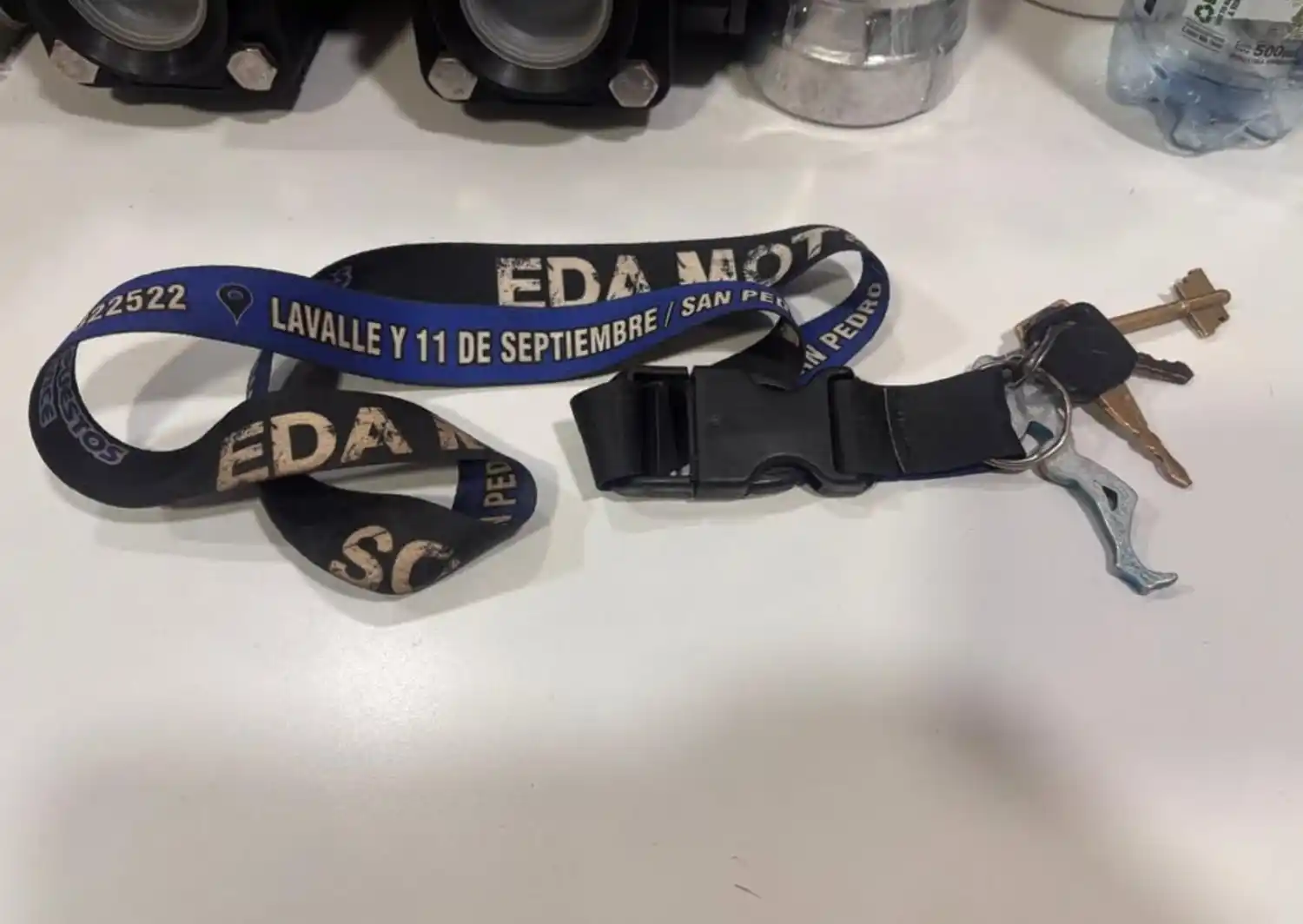 Llaves encontradas en el paso a nivel de ruta 191