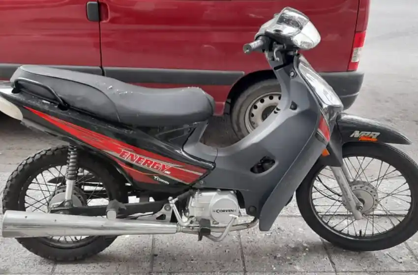 En pleno centro, intentaron robar una moto y fueron capturados