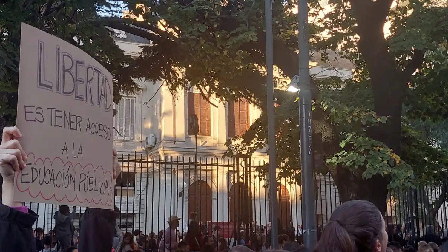 Concentración en el Rectorado en La Plata.