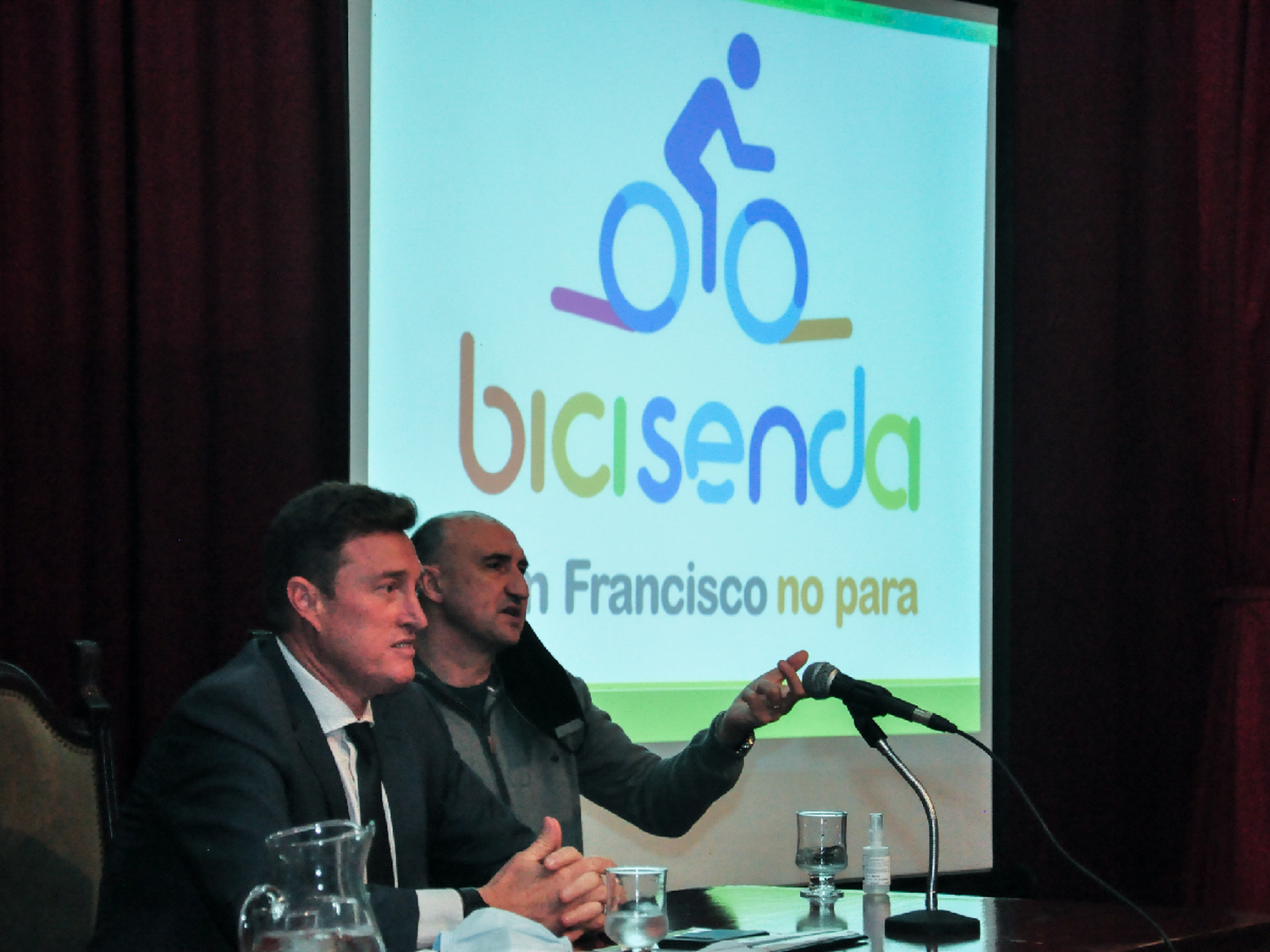 Reunión con docentes   para consensuar  las ciclovías y bicisendas