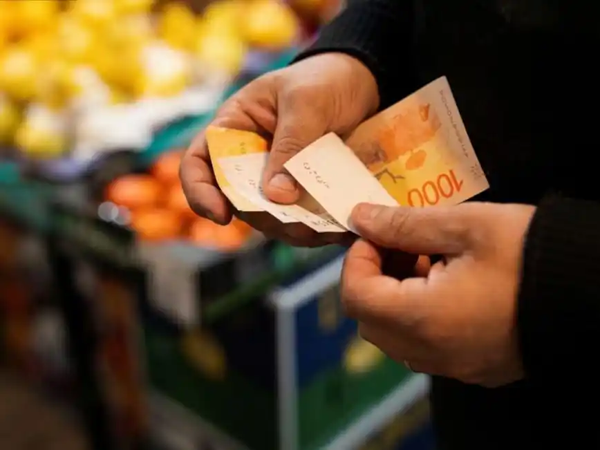 Los salarios registrados aumentaron 1,3 % en septiembre y quedaron por debajo de la inflación