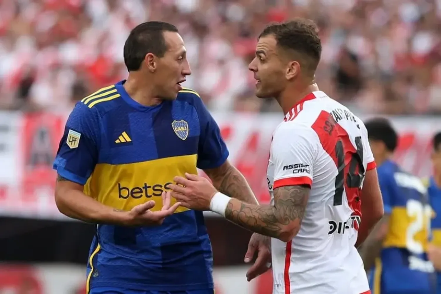 Se venden las entradas para Boca-River: precio y cómo comprarlas