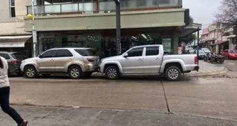 Reporte ciudadano: Vehículos mal estacionados