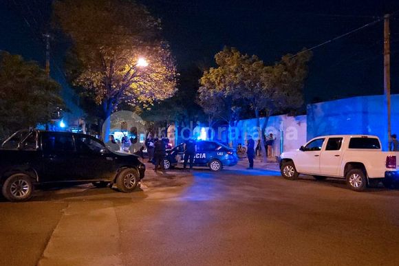 Norte de la ciudad: un hombre recibió un disparo de arma de fuego luego de recibir un culatazo