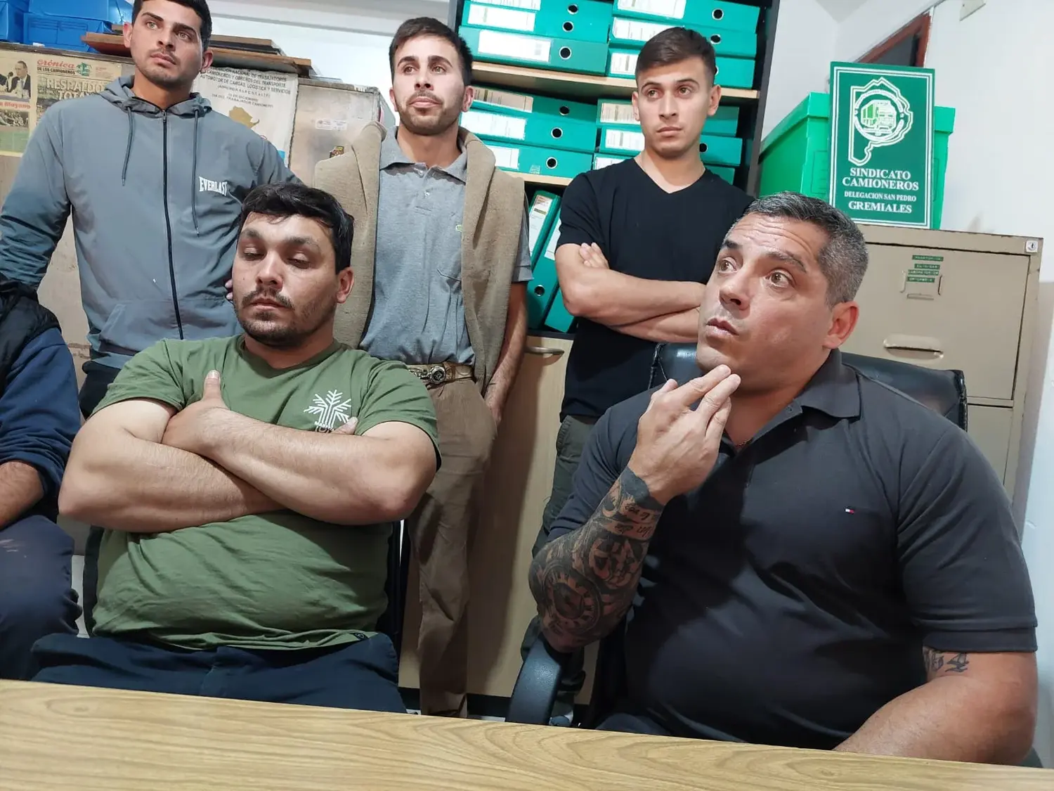 Cabaleyro y los extrabajadores de Rey Distribución dieron una conferencia de prensa tras el fallo absolutorio.