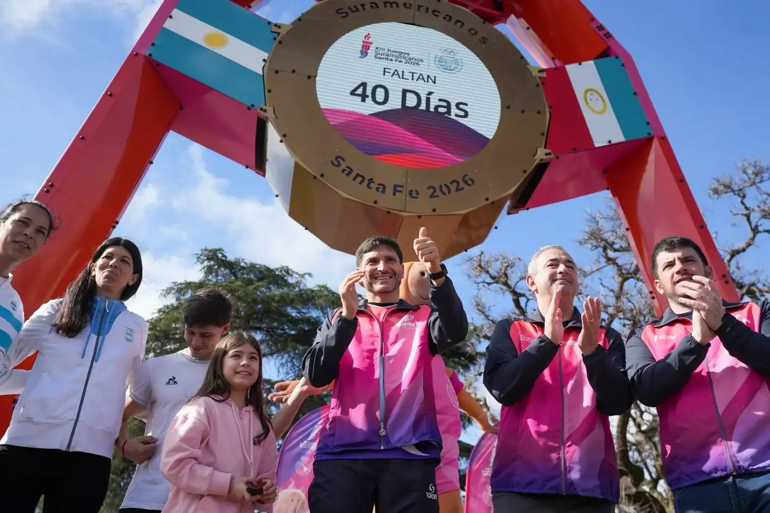 Puesta en funcionamiento del reloj del Portal Suramericano.