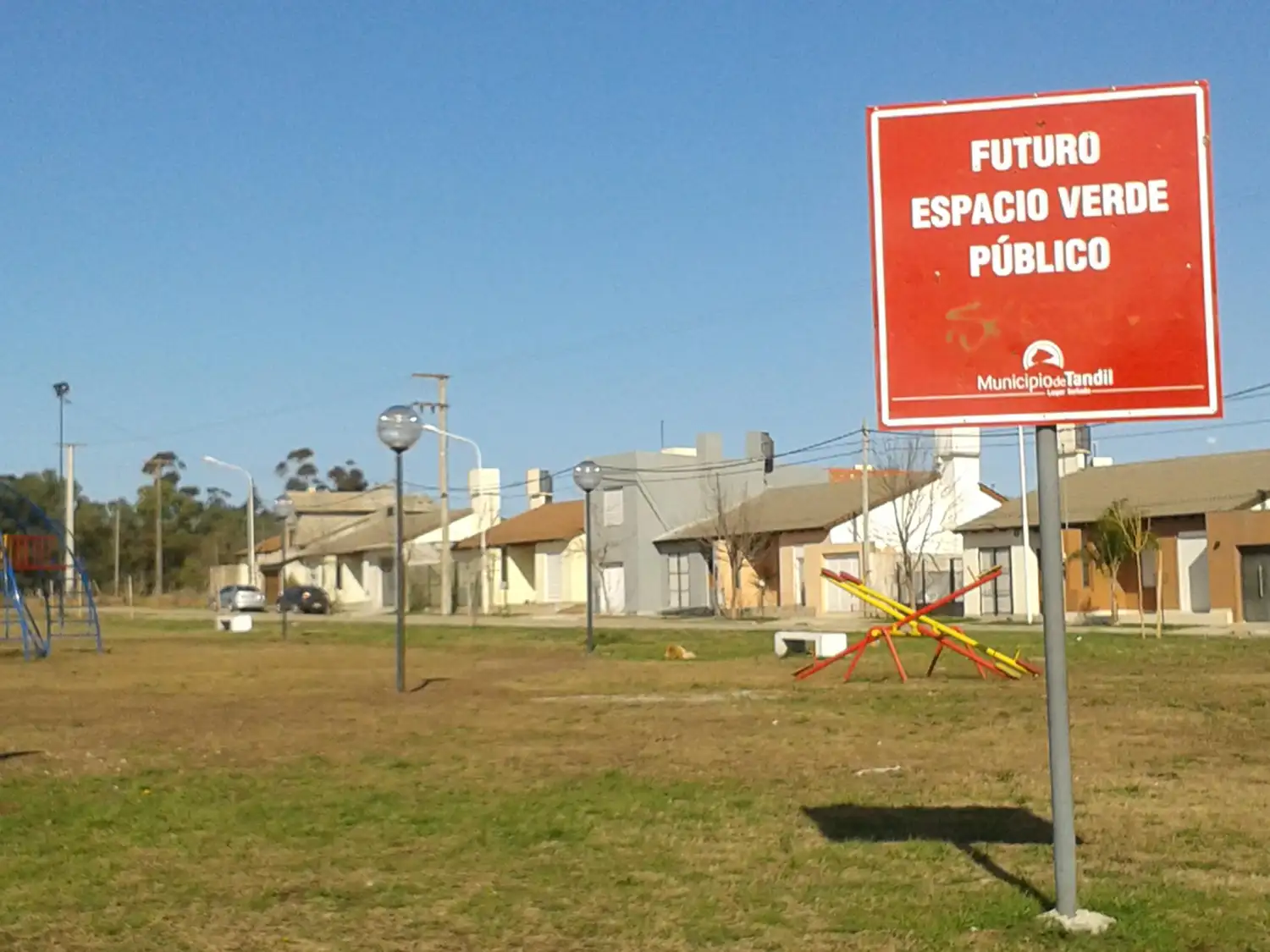 Vecinos que la plaza del barrio Falucho XXII  se llame Gustavo Gentile