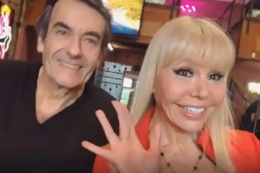 Adriana Aguirre y Ricardo García sufrieron un grave accidente: volcaron con su auto en la Ruta 2