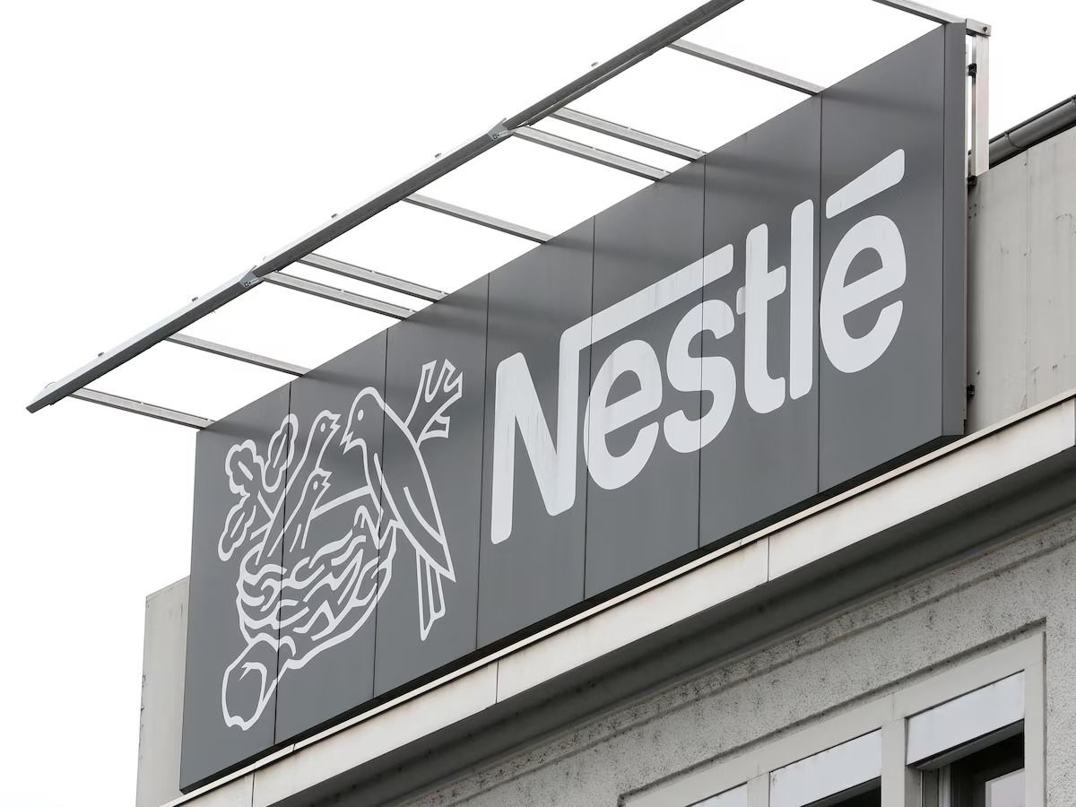Nestlé cada vez más complicado: frenó la producción en Córdoba y obligó a su personal a tomar vacaciones