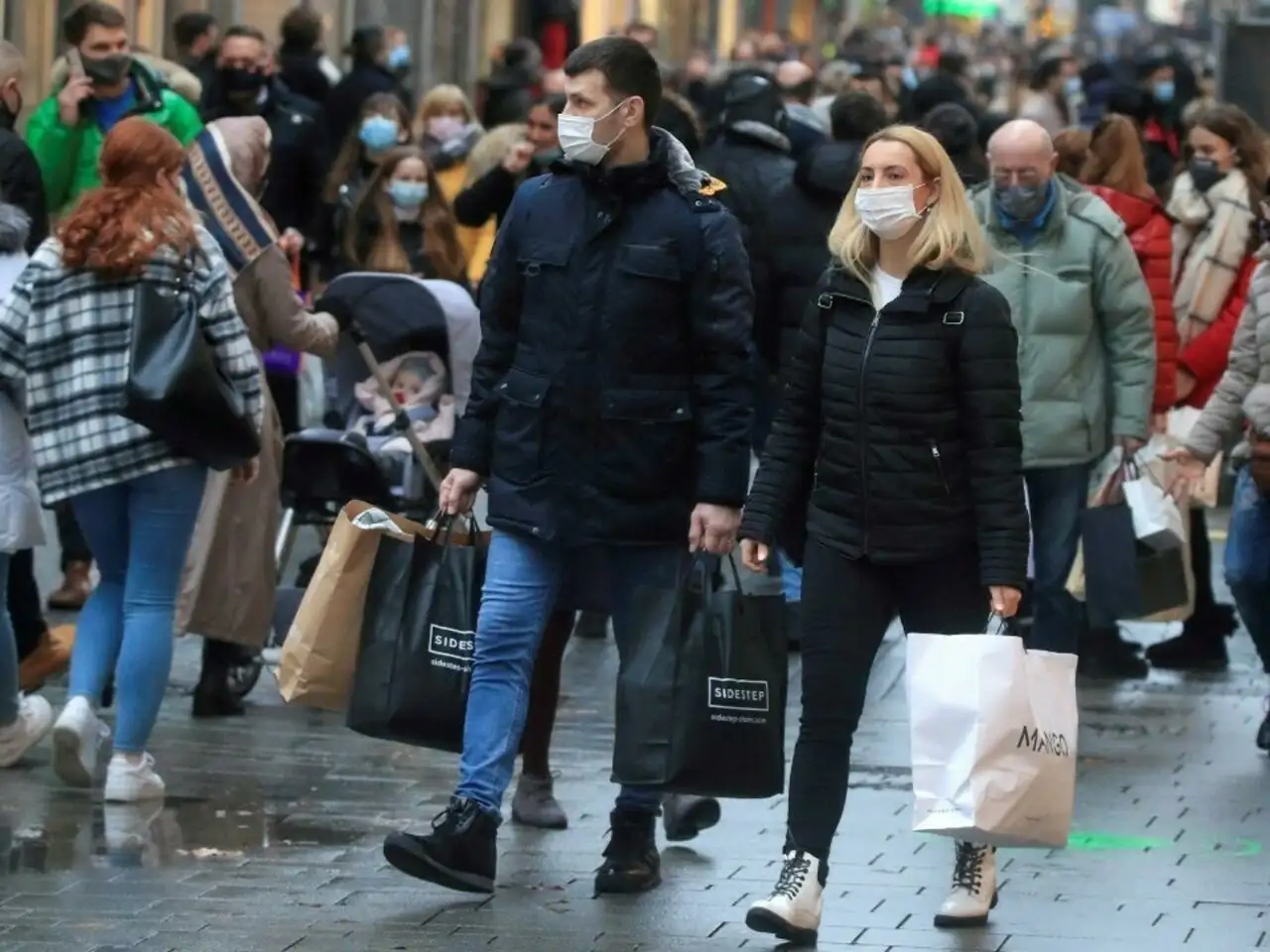 Para la OMS, Europa levantó “brutalmente” las restricciones anticovid