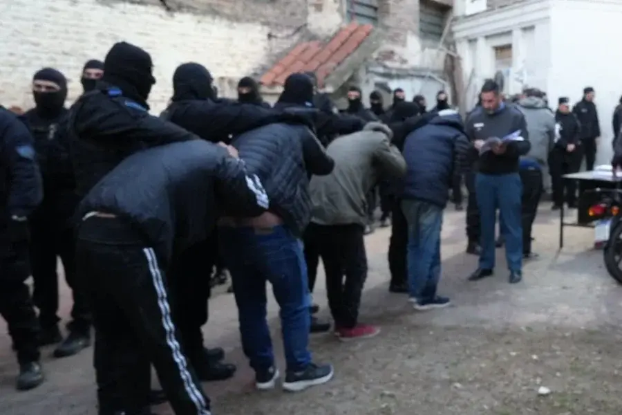 Trasladaron a más de 100 detenidos de comisarías de Rosario tras la inauguración del penal de Recreo.