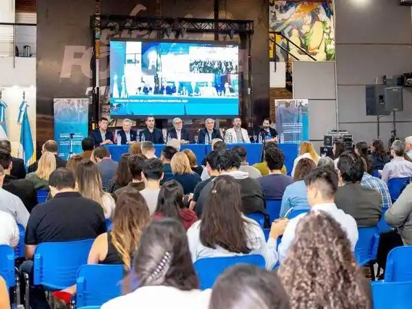 Ibáñez: “Las políticas nacionales no 
favorecen el desarrollo de las pymes”