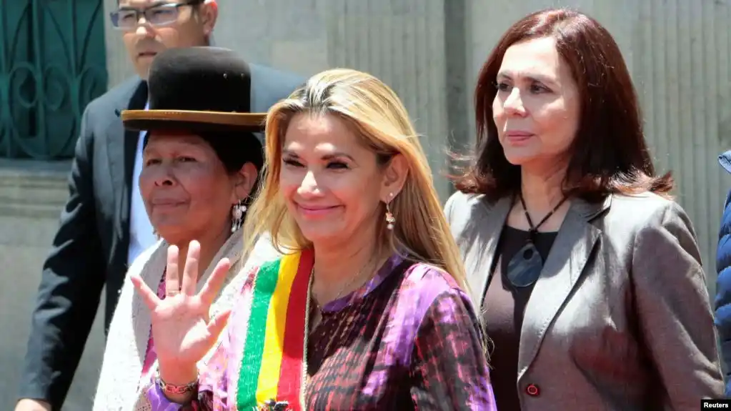 Bolivia: Gobierno interino confirma cese de embajadores designados por Evo Morales