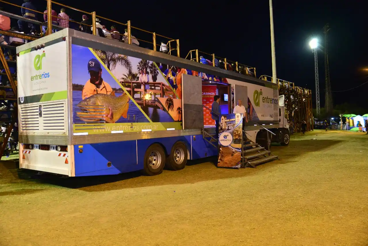 “Me siento muy contenta de participar en una fiesta que nos enorgullece a nivel nacional y fortalece a nuestra cultura” enfatizó Carolina Gaillard