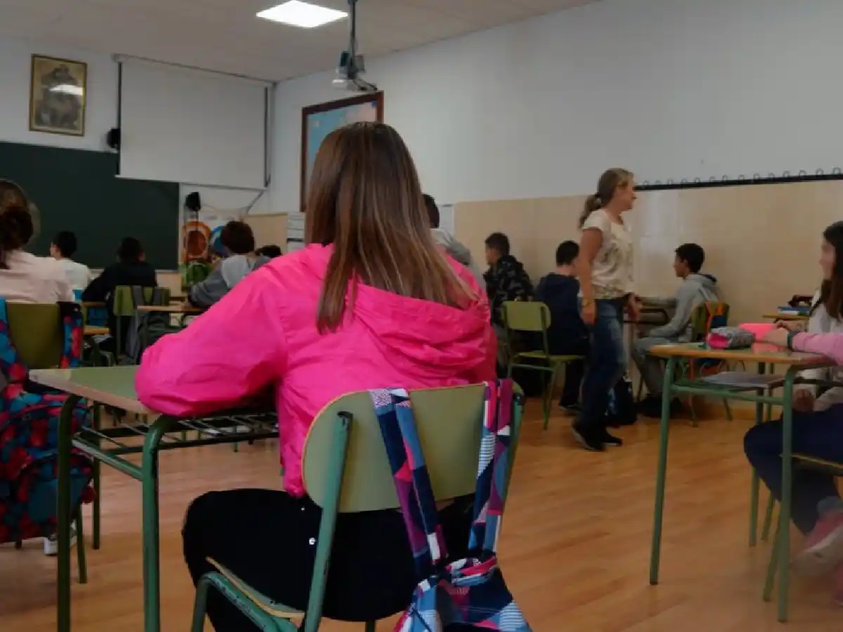 Polémica: Proponen proyecto de dar licencia por día menstrual para estudiantes