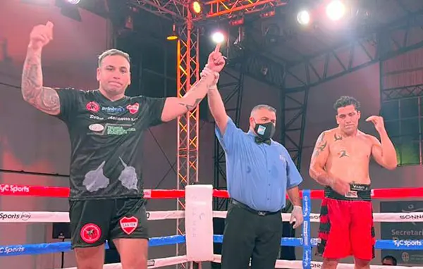 Boxeo: primer triunfo para Roldán